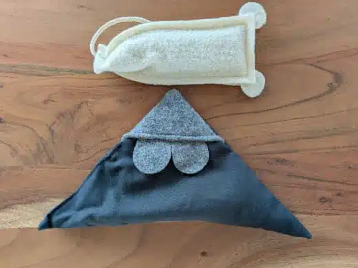 Zwei Catnip-Kissen für Katzen mit getrockneter Katzenminze