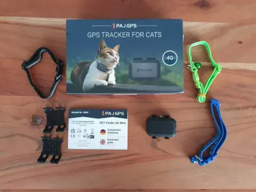 Lieferumfang des PAJ PET Finder 4G Mini mit Sicherheitshalsbändern
